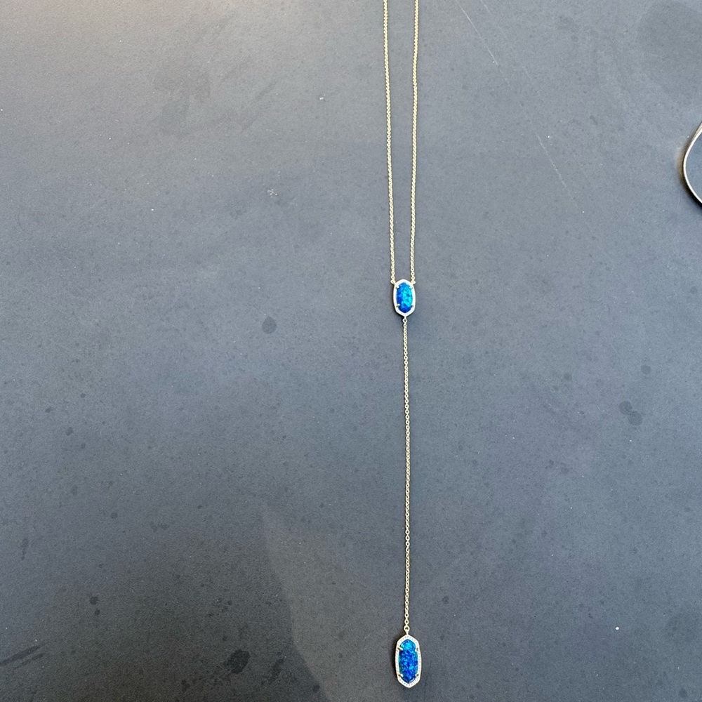 Kendra Scott necklace